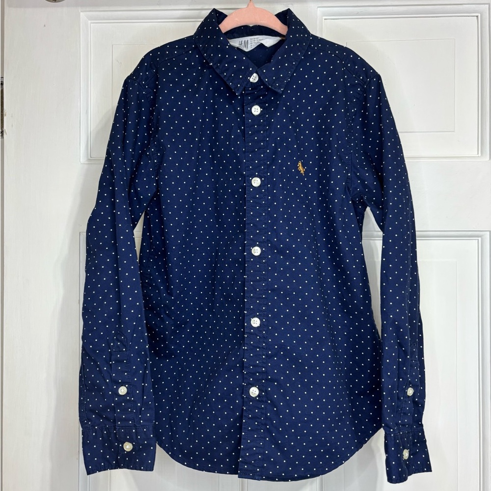 H&M boys size 7 button up dress shirt navy and white polka dots